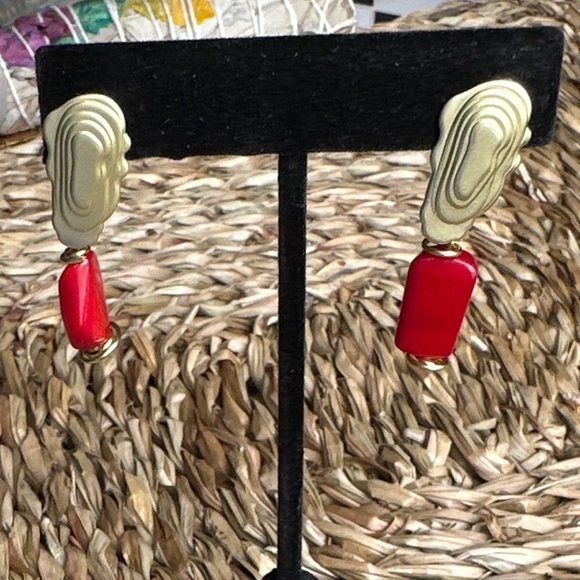 Elegant Gold and Red coral Dangle Earrings - Picture 1 of 1